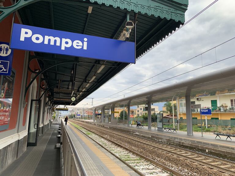 Llegada en tren a Pompeya desde Nápoles