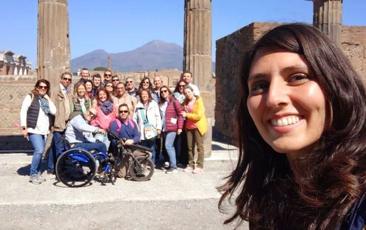 Una de nuestras visitas accesibles en Pompeya Una de nuestras visitas accesibles en Pompeya
