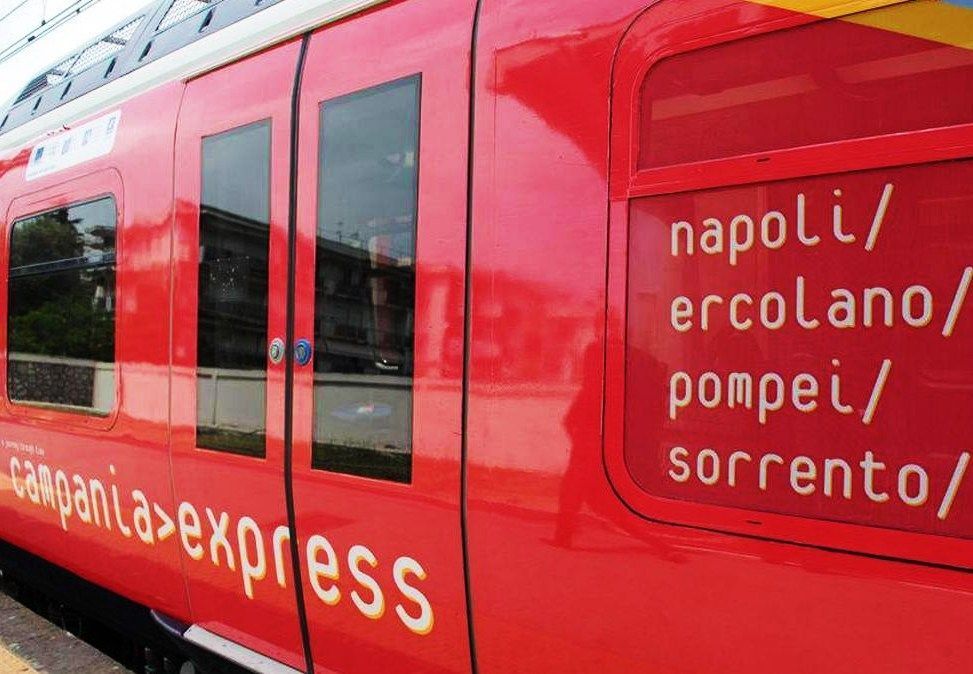 Campania Express para viajar cómodamente desde Nápoles hasta Pompeya