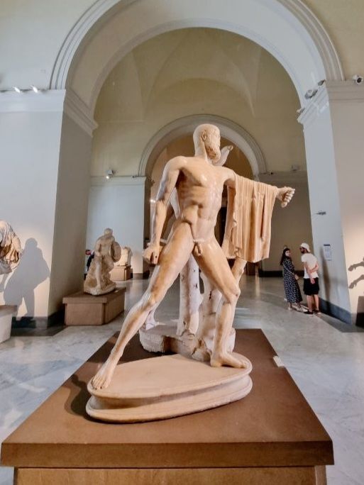 La colosal escultura del Hércules Farnesio