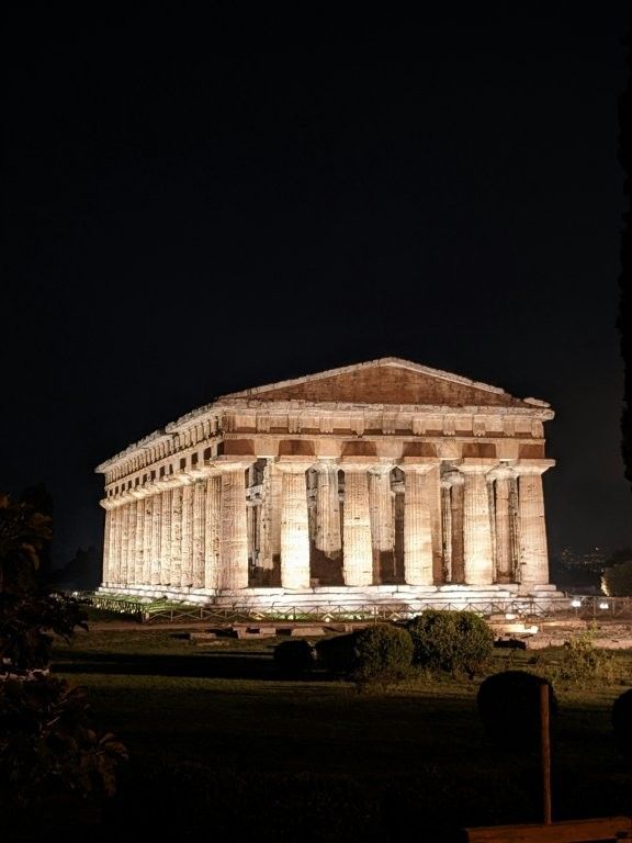 Columnata dórica del Templo de Hera I en Poseidonia Paestum
