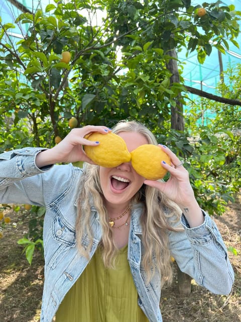 Experiencia familiar con limones en Sorrento